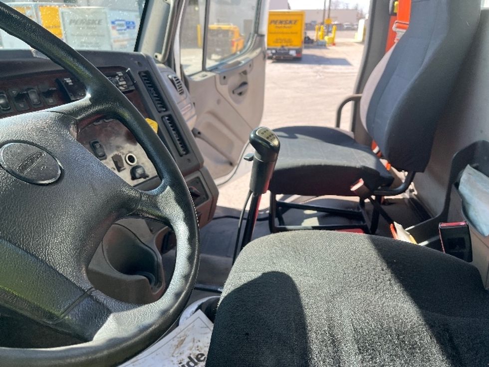 Medium Duty Box Truck-Light and Medium Duty Trucks-Freightliner-2019-M211284S-Warren-MI-333,469\n\t\tmiles-$ 85,250 - Image 19