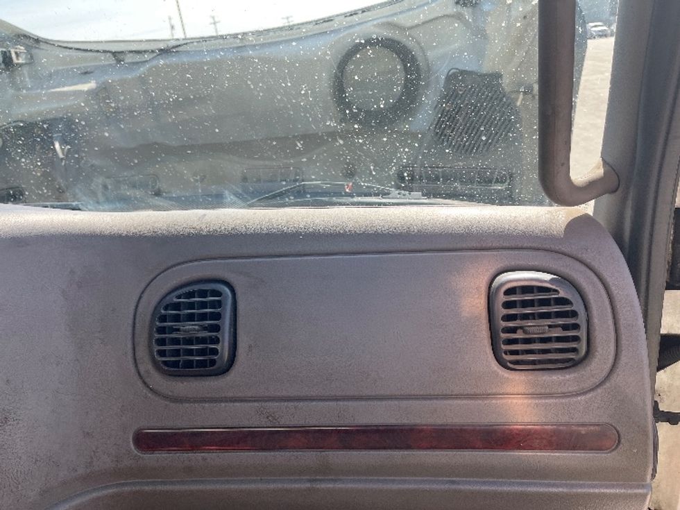 Medium Duty Box Truck-Light and Medium Duty Trucks-Freightliner-2019-M211284S-Warren-MI-333,469\n\t\tmiles-$ 85,250 - Image 21