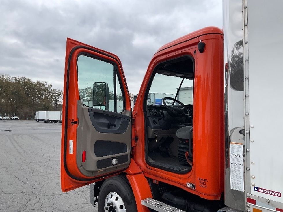 Medium Duty Box Truck-Light and Medium Duty Trucks-Freightliner-2020-Cascadia X11364S-Little Rock-AR-366,815\n\t\tmiles-$ 82,250 - Image 16