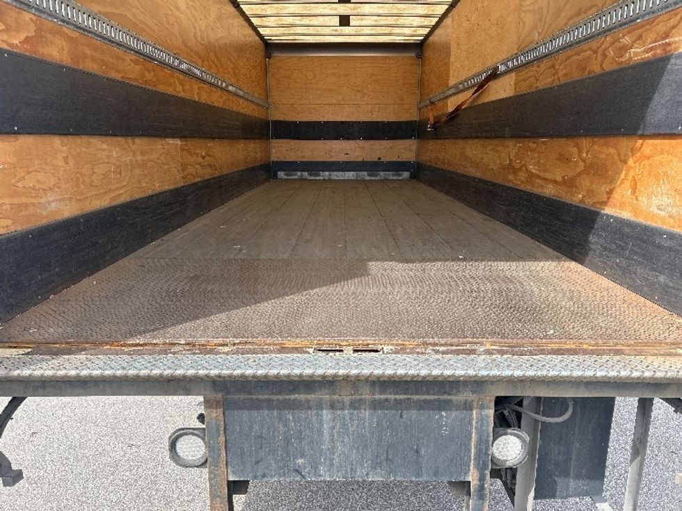 Medium Duty Box Truck-Light and Medium Duty Trucks-Freightliner-2020-M2-Abbotsford-BC-144,090\n\t\tkm-$ 77,000 - Image 10