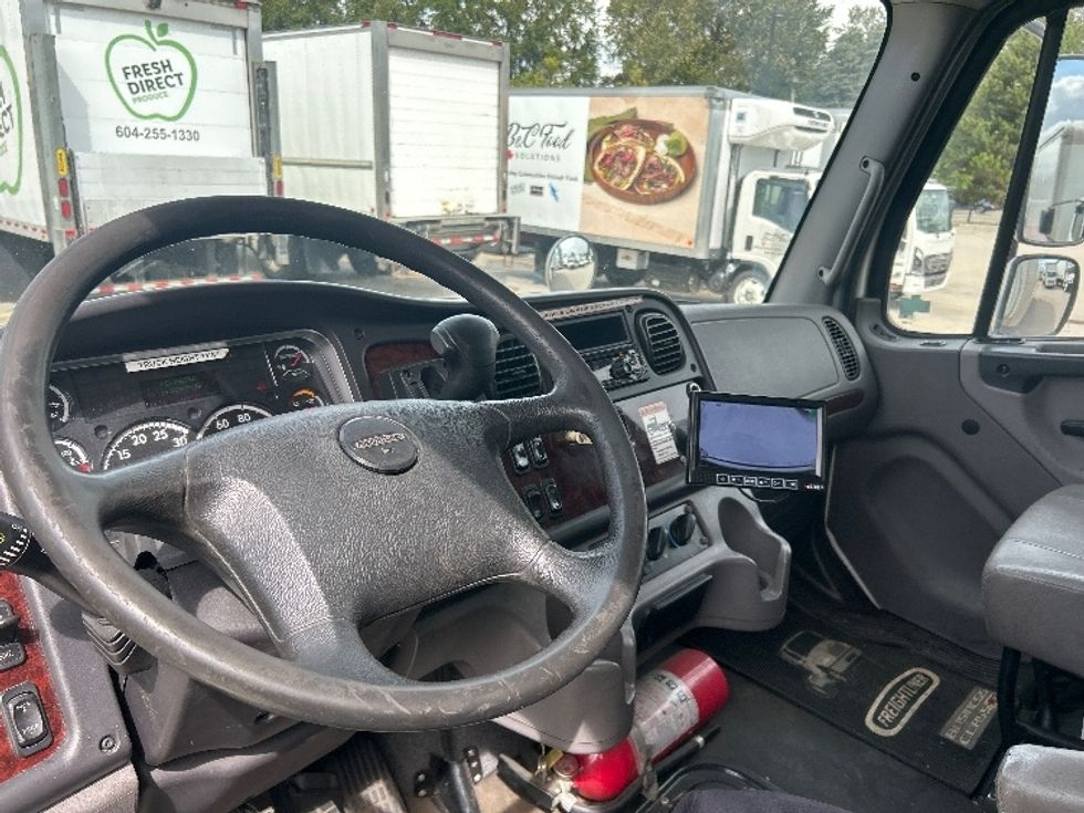 Medium Duty Box Truck-Light and Medium Duty Trucks-Freightliner-2020-M2-Abbotsford-BC-144,090\n\t\tkm-$ 77,000 - Image 17