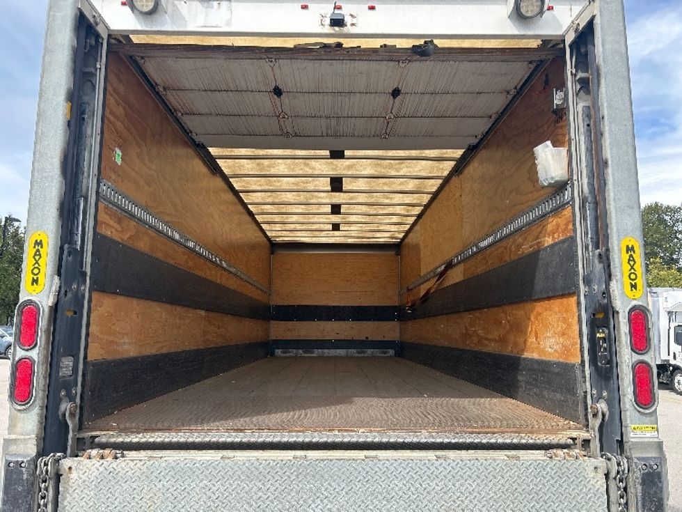 Medium Duty Box Truck-Light and Medium Duty Trucks-Freightliner-2020-M2-Abbotsford-BC-144,090\n\t\tkm-$ 77,000 - Image 8