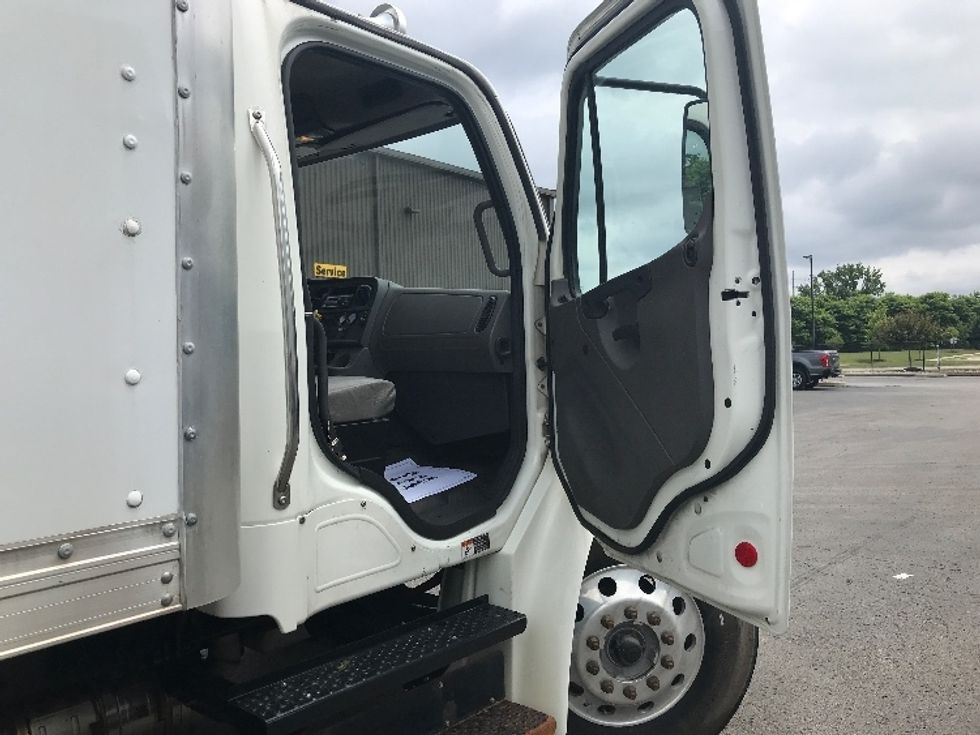 Medium Duty Box Truck-Light and Medium Duty Trucks-Freightliner-2020-M2-Akron-OH-101,555\n\t\tmiles-$ 62,000 - Image 19