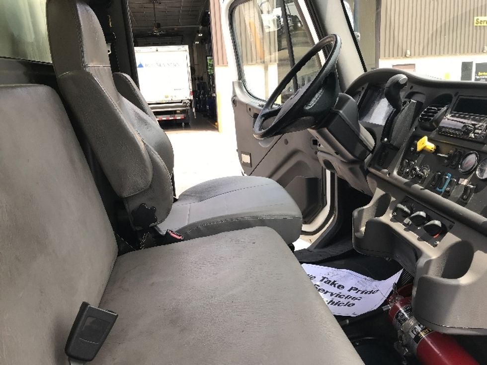 Medium Duty Box Truck-Light and Medium Duty Trucks-Freightliner-2020-M2-Akron-OH-101,555\n\t\tmiles-$ 62,000 - Image 21