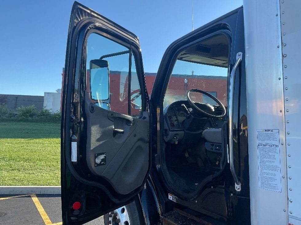 Medium Duty Box Truck-Light and Medium Duty Trucks-Freightliner-2020-M2-Akron-OH-152,611\n\t\tmiles-$ 58,000 - Image 16