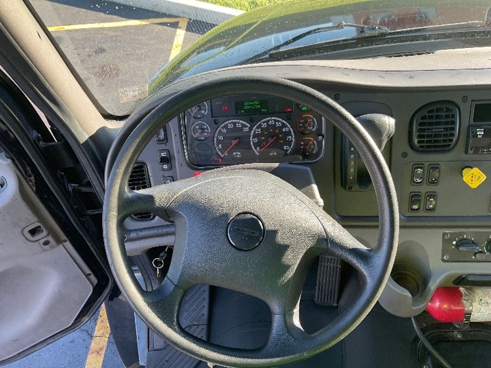 Medium Duty Box Truck-Light and Medium Duty Trucks-Freightliner-2020-M2-Akron-OH-152,611\n\t\tmiles-$ 58,000 - Image 18