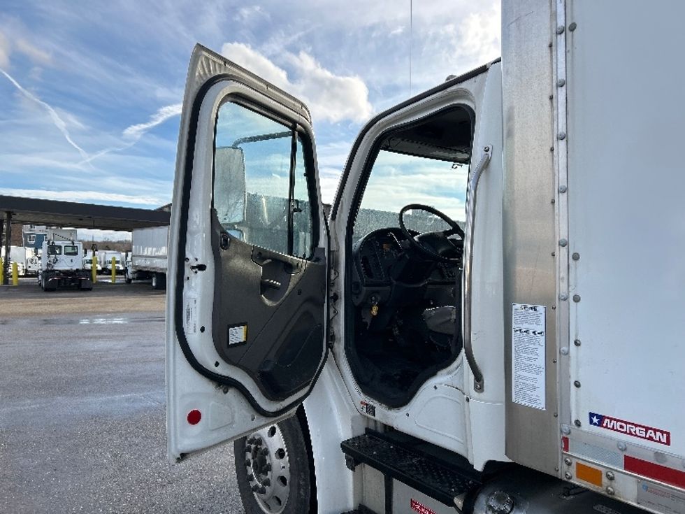 Medium Duty Box Truck-Light and Medium Duty Trucks-Freightliner-2020-M2-Akron-OH-167,914\n\t\tmiles-$ 54,750 - Image 16