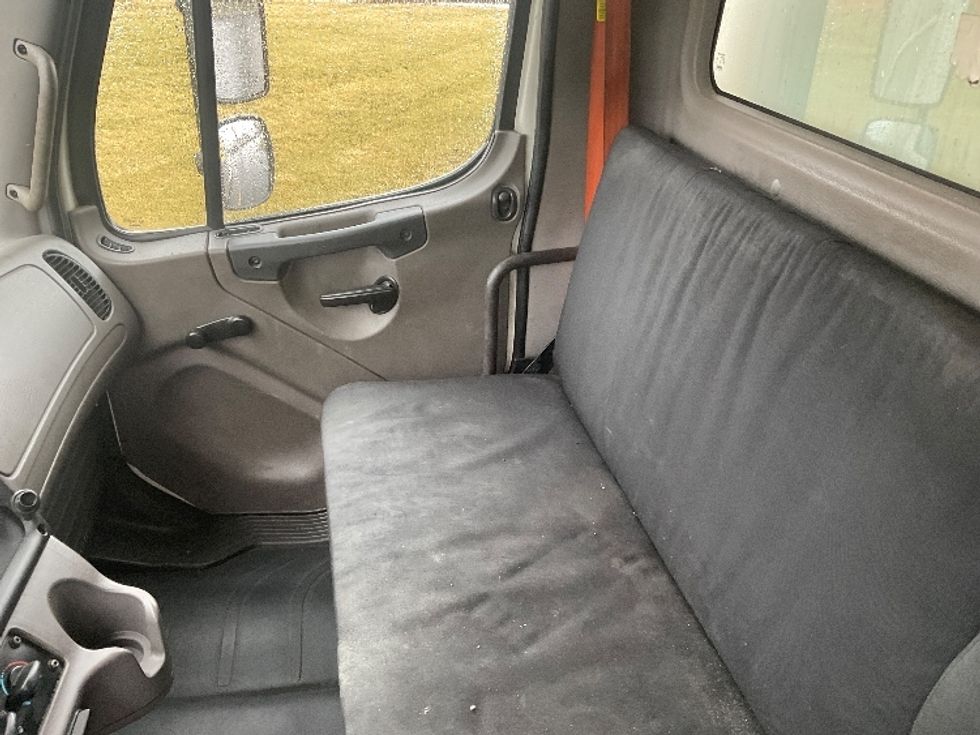 Medium Duty Box Truck-Light and Medium Duty Trucks-Freightliner-2020-M2-Akron-OH-177,577\n\t\tmiles-$ 49,000 - Image 19