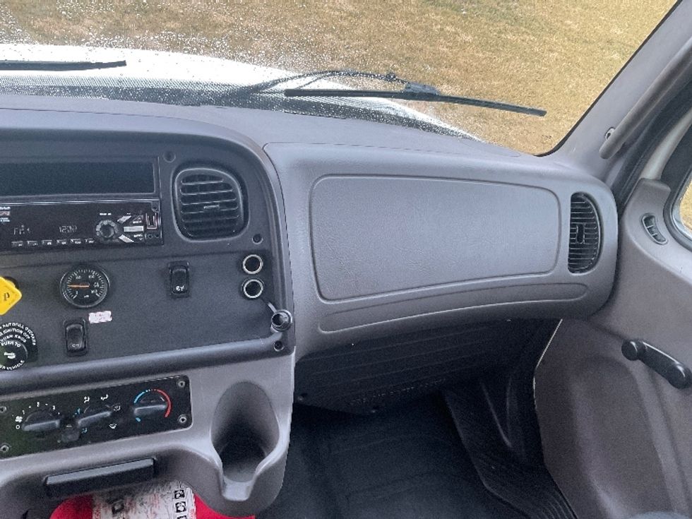 Medium Duty Box Truck-Light and Medium Duty Trucks-Freightliner-2020-M2-Akron-OH-177,577\n\t\tmiles-$ 49,000 - Image 21