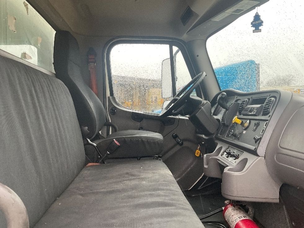 Medium Duty Box Truck-Light and Medium Duty Trucks-Freightliner-2020-M2-Akron-OH-177,577\n\t\tmiles-$ 49,000 - Image 22