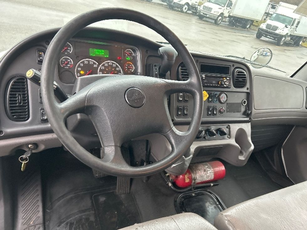 Medium Duty Box Truck-Light and Medium Duty Trucks-Freightliner-2020-M2-Akron-OH-182,748\n\t\tmiles-$ 50,500 - Image 18