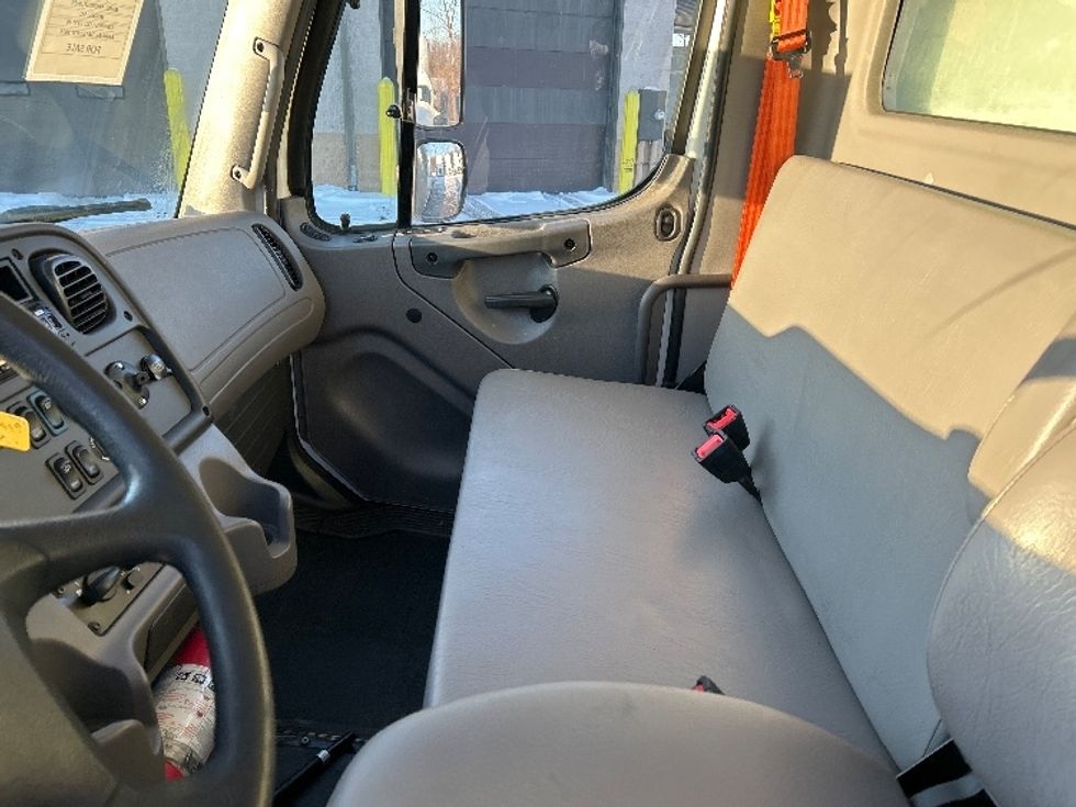 Medium Duty Box Truck-Light and Medium Duty Trucks-Freightliner-2020-M2-Akron-OH-184,014\n\t\tmiles-$ 52,250 - Image 14