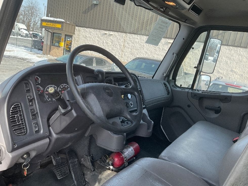 Medium Duty Box Truck-Light and Medium Duty Trucks-Freightliner-2020-M2-Akron-OH-184,213\n\t\tmiles-$ 48,000 - Image 18