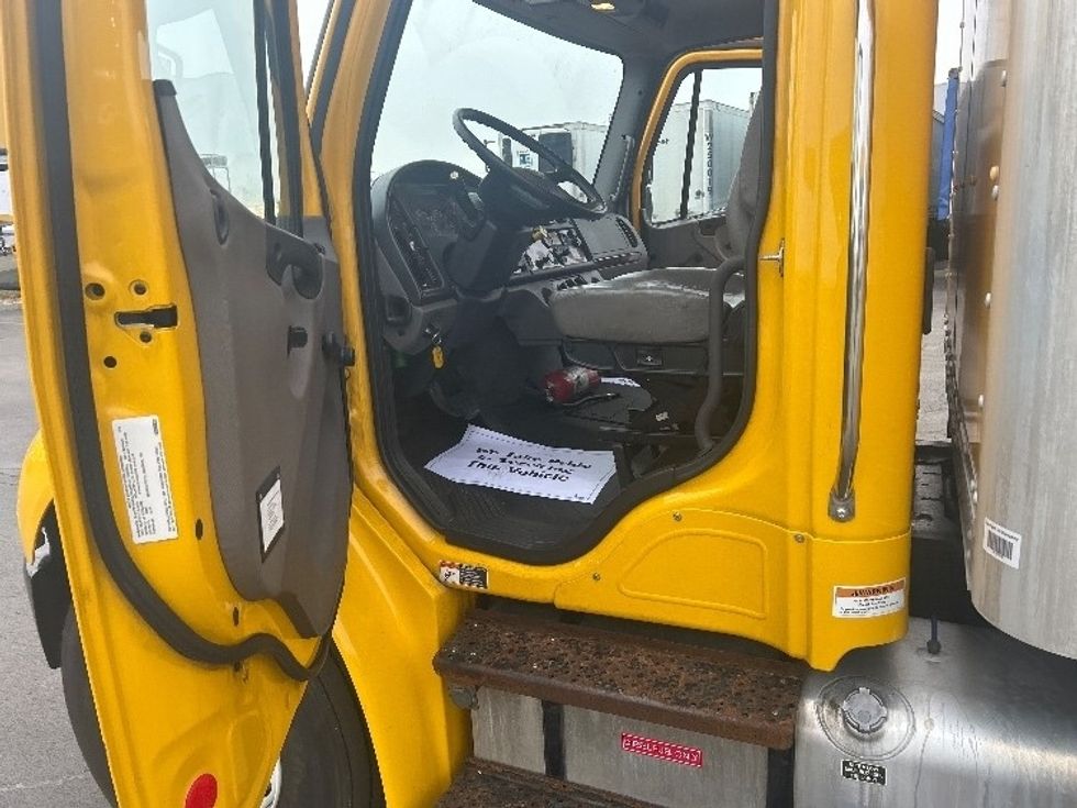 Medium Duty Box Truck-Light and Medium Duty Trucks-Freightliner-2020-M2-Akron-OH-186,931\n\t\tmiles-$ 40,250 - Image 16