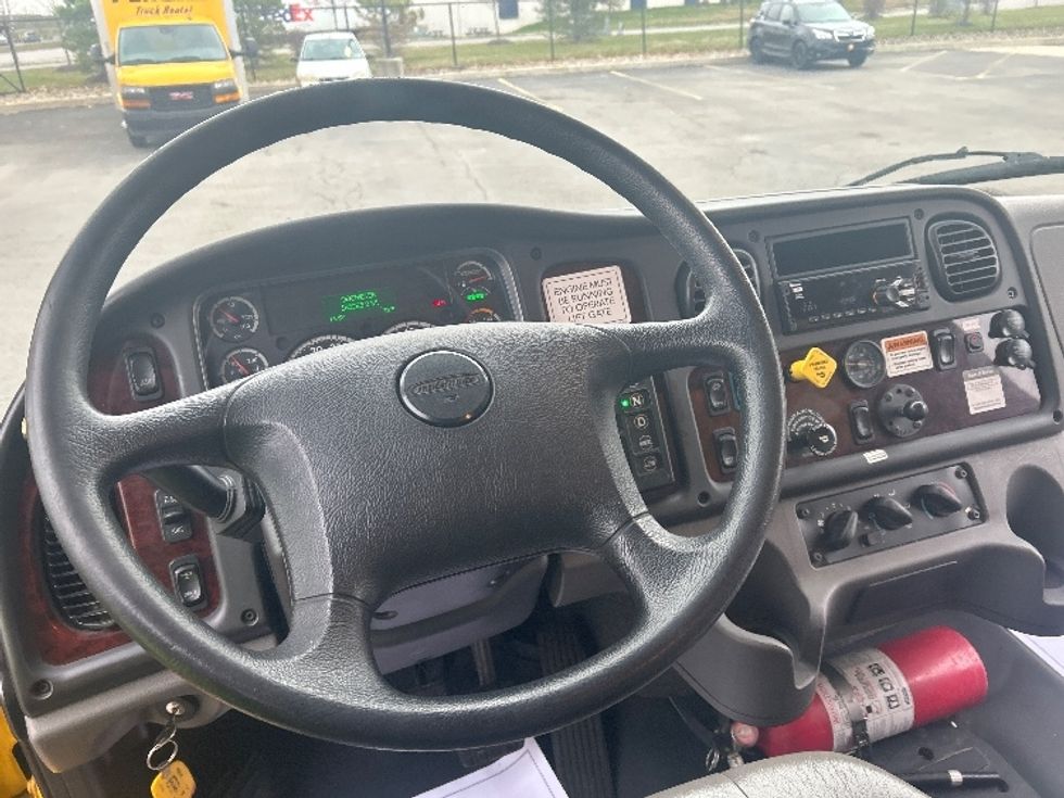 Medium Duty Box Truck-Light and Medium Duty Trucks-Freightliner-2020-M2-Akron-OH-186,931\n\t\tmiles-$ 40,250 - Image 17