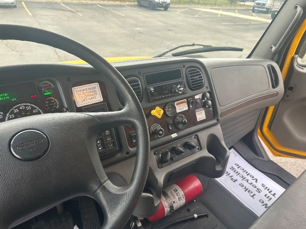 Medium Duty Box Truck-Light and Medium Duty Trucks-Freightliner-2020-M2-Akron-OH-186,931\n\t\tmiles-$ 40,250 - Image 18
