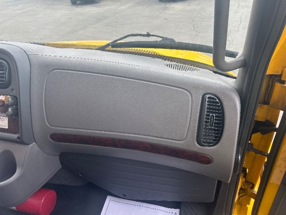 Medium Duty Box Truck-Light and Medium Duty Trucks-Freightliner-2020-M2-Akron-OH-186,931\n\t\tmiles-$ 40,250 - Image 21