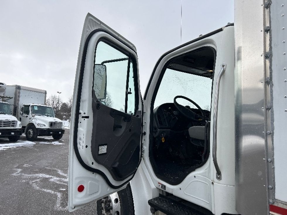 Medium Duty Box Truck-Light and Medium Duty Trucks-Freightliner-2020-M2-Akron-OH-193,304\n\t\tmiles-$ 50,750 - Image 16