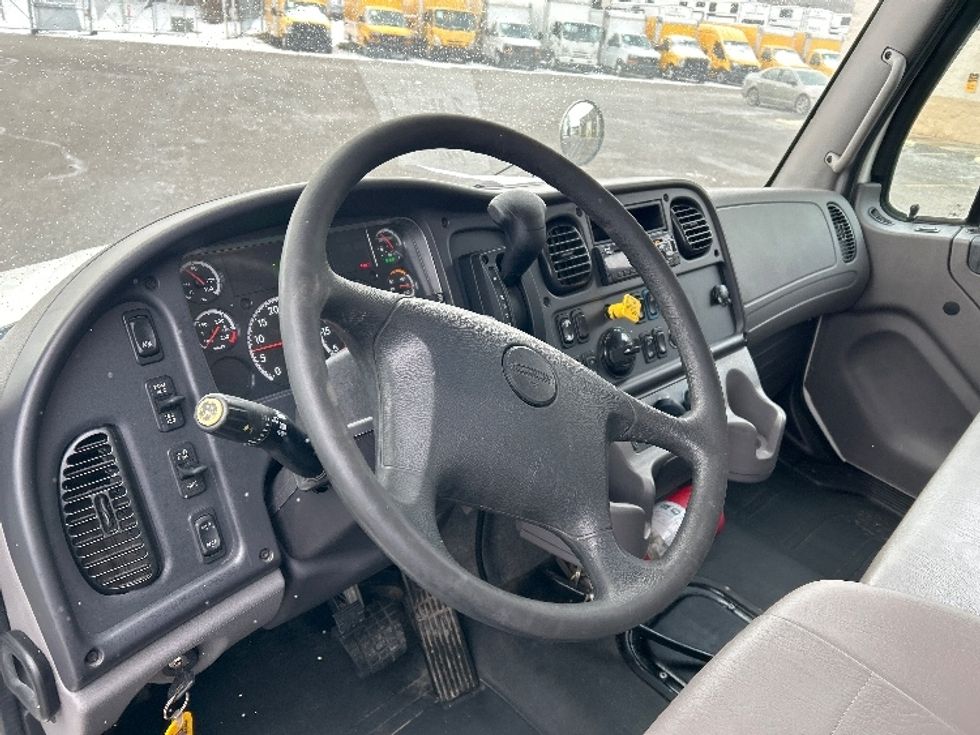 Medium Duty Box Truck-Light and Medium Duty Trucks-Freightliner-2020-M2-Akron-OH-193,304\n\t\tmiles-$ 50,750 - Image 17