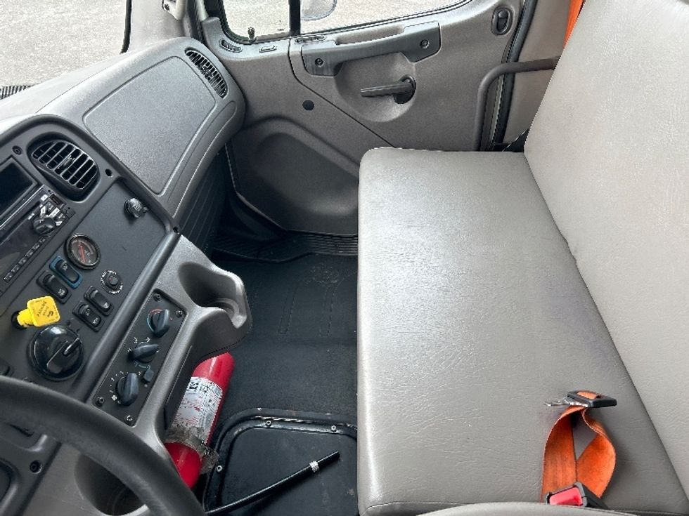 Medium Duty Box Truck-Light and Medium Duty Trucks-Freightliner-2020-M2-Akron-OH-193,304\n\t\tmiles-$ 50,750 - Image 19