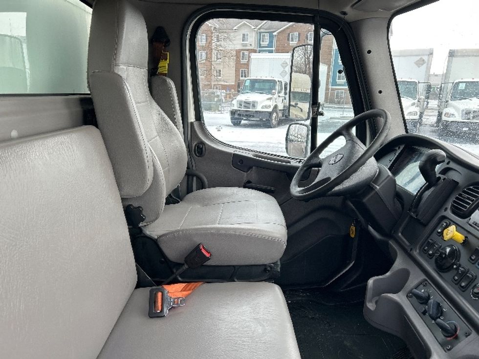 Medium Duty Box Truck-Light and Medium Duty Trucks-Freightliner-2020-M2-Akron-OH-193,304\n\t\tmiles-$ 50,750 - Image 22