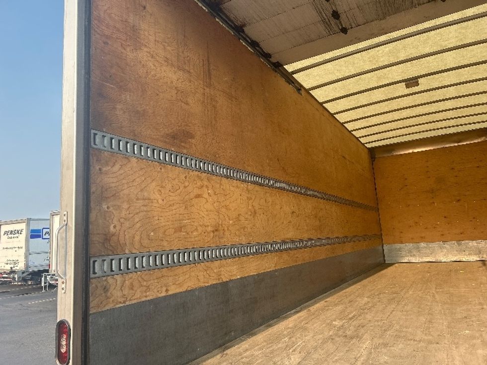 Medium Duty Box Truck-Light and Medium Duty Trucks-Freightliner-2020-M2-Akron-OH-197,629\n\t\tmiles-$ 47,500 - Image 11