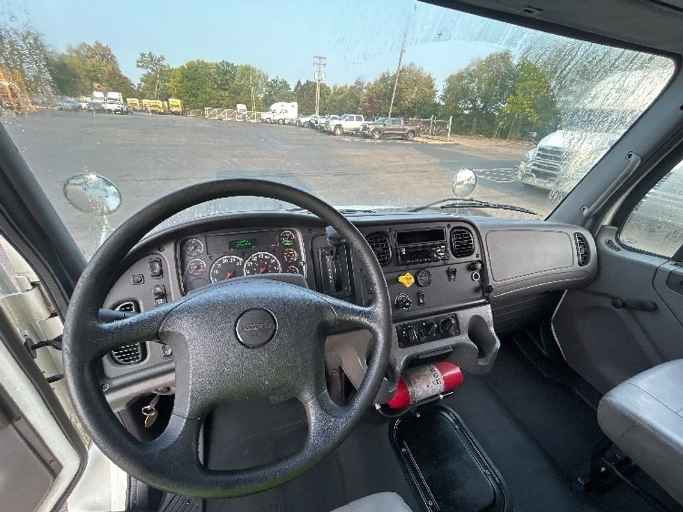 Medium Duty Box Truck-Light and Medium Duty Trucks-Freightliner-2020-M2-Akron-OH-197,629\n\t\tmiles-$ 47,500 - Image 18