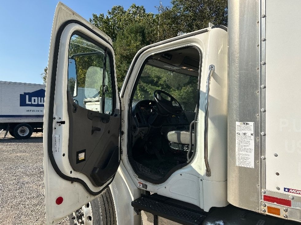Medium Duty Box Truck-Light and Medium Duty Trucks-Freightliner-2020-M2-Akron-OH-206,760\n\t\tmiles-$ 46,000 - Image 16
