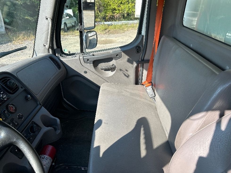 Medium Duty Box Truck-Light and Medium Duty Trucks-Freightliner-2020-M2-Akron-OH-206,760\n\t\tmiles-$ 46,000 - Image 19