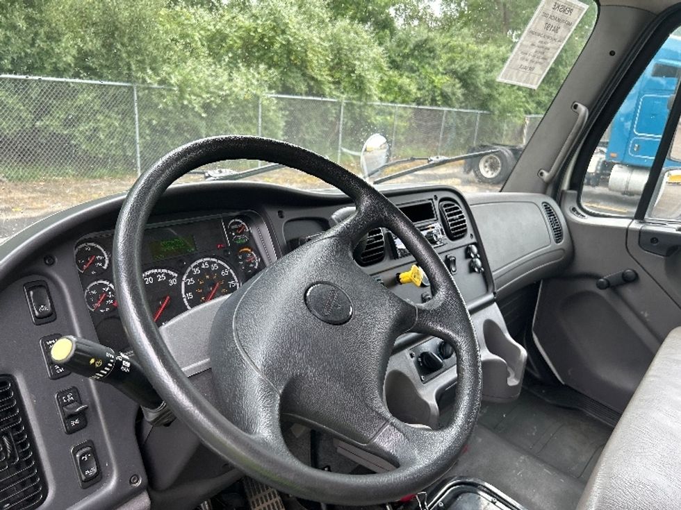 Medium Duty Box Truck-Light and Medium Duty Trucks-Freightliner-2020-M2-Akron-OH-213,089\n\t\tmiles-$ 50,250 - Image 17