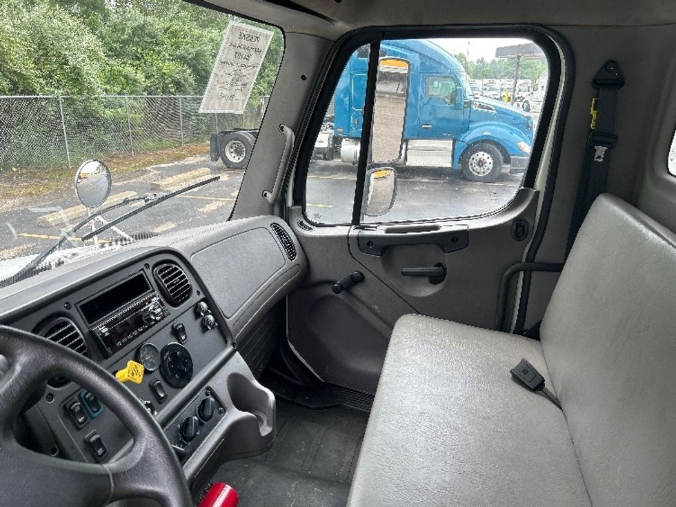 Medium Duty Box Truck-Light and Medium Duty Trucks-Freightliner-2020-M2-Akron-OH-213,089\n\t\tmiles-$ 50,250 - Image 19