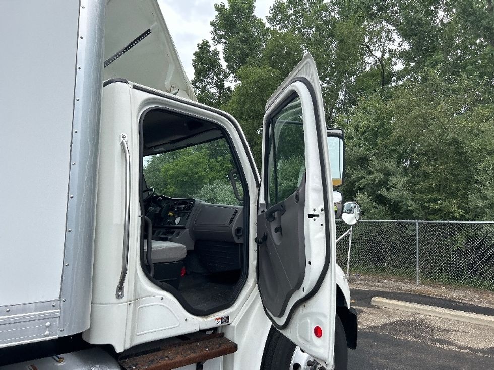 Medium Duty Box Truck-Light and Medium Duty Trucks-Freightliner-2020-M2-Akron-OH-213,089\n\t\tmiles-$ 50,250 - Image 20
