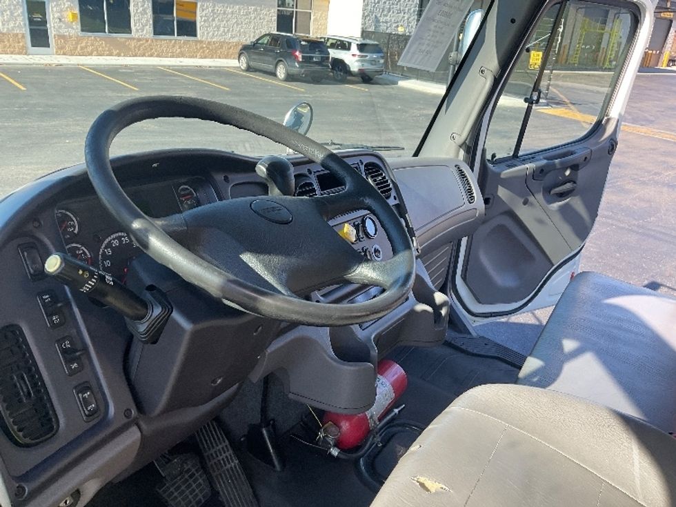 Medium Duty Box Truck-Light and Medium Duty Trucks-Freightliner-2020-M2-Akron-OH-213,562\n\t\tmiles-$ 48,000 - Image 17