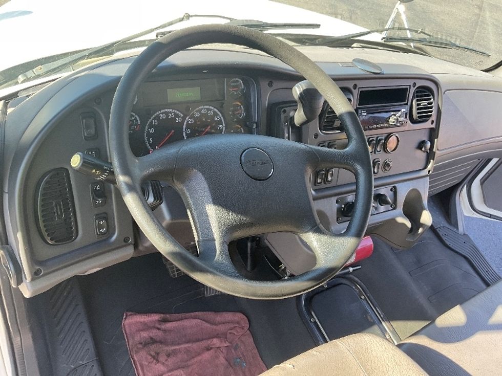 Medium Duty Box Truck-Light and Medium Duty Trucks-Freightliner-2020-M2-Akron-OH-213,562\n\t\tmiles-$ 48,000 - Image 18