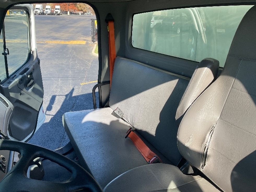 Medium Duty Box Truck-Light and Medium Duty Trucks-Freightliner-2020-M2-Akron-OH-213,562\n\t\tmiles-$ 48,000 - Image 19