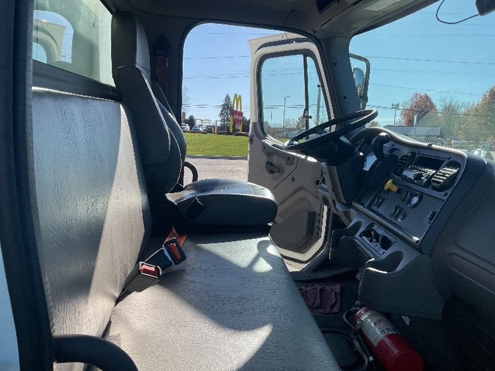 Medium Duty Box Truck-Light and Medium Duty Trucks-Freightliner-2020-M2-Akron-OH-213,562\n\t\tmiles-$ 48,000 - Image 22