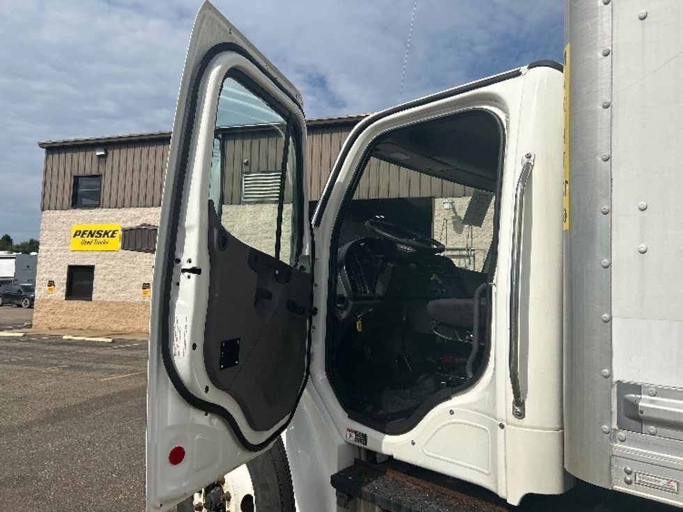 Medium Duty Box Truck-Light and Medium Duty Trucks-Freightliner-2020-M2-Akron-OH-217,663\n\t\tmiles-$ 44,250 - Image 16