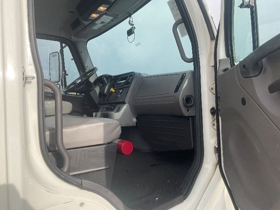 Medium Duty Box Truck-Light and Medium Duty Trucks-Freightliner-2020-M2-Akron-OH-219,140\n\t\tmiles-$ 45,750 - Image 19