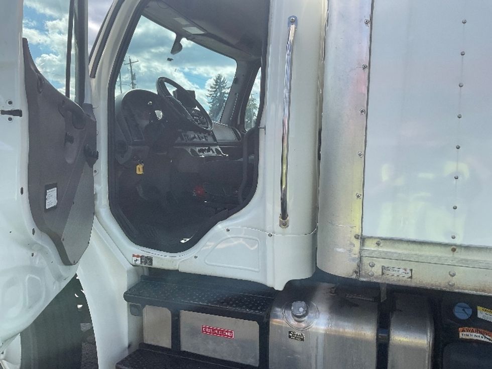 Medium Duty Box Truck-Light and Medium Duty Trucks-Freightliner-2020-M2-Akron-OH-220,925\n\t\tmiles-$ 56,000 - Image 16