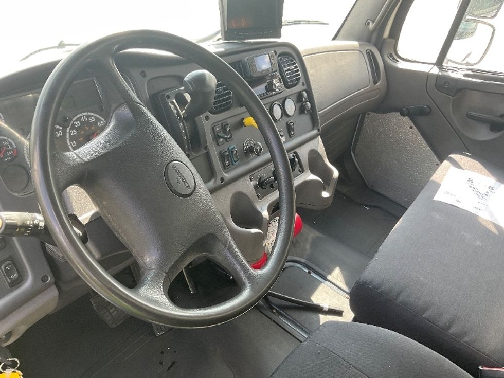 Medium Duty Box Truck-Light and Medium Duty Trucks-Freightliner-2020-M2-Akron-OH-220,925\n\t\tmiles-$ 56,000 - Image 17