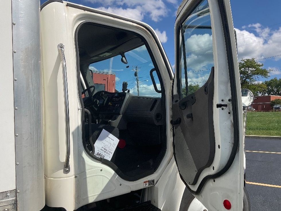 Medium Duty Box Truck-Light and Medium Duty Trucks-Freightliner-2020-M2-Akron-OH-220,925\n\t\tmiles-$ 56,000 - Image 20