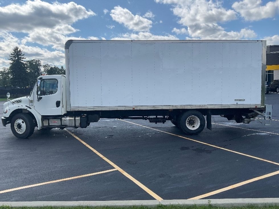 Medium Duty Box Truck-Light and Medium Duty Trucks-Freightliner-2020-M2-Akron-OH-220,925\n\t\tmiles-$ 56,000 - Image 4