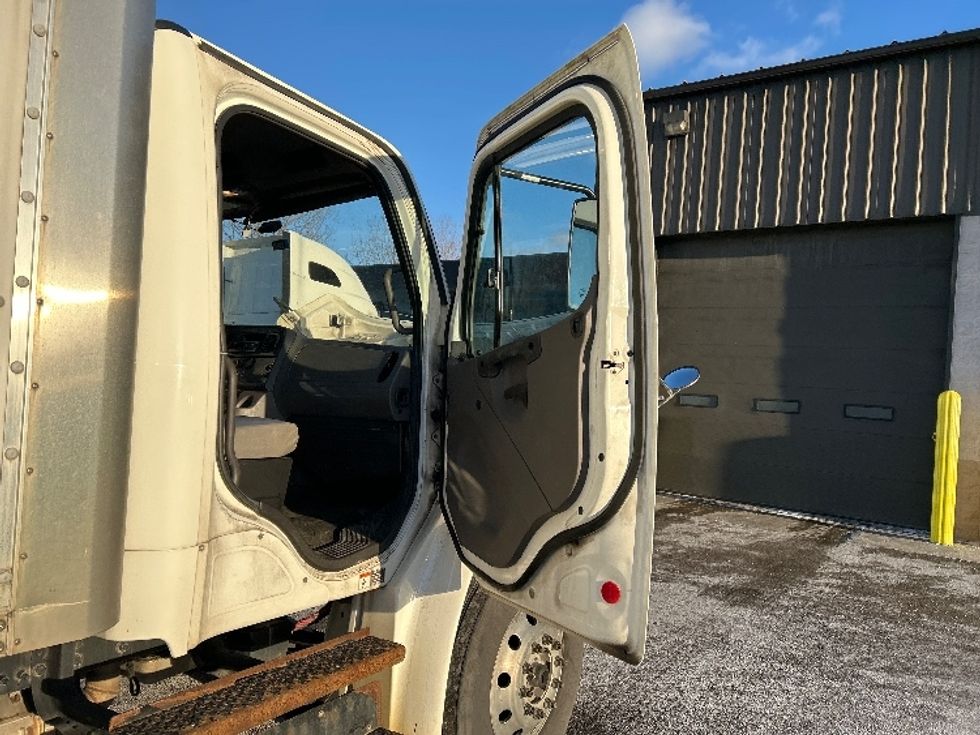 Medium Duty Box Truck-Light and Medium Duty Trucks-Freightliner-2020-M2-Akron-OH-234,856\n\t\tmiles-$ 44,250 - Image 20
