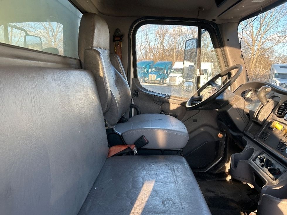 Medium Duty Box Truck-Light and Medium Duty Trucks-Freightliner-2020-M2-Akron-OH-234,856\n\t\tmiles-$ 44,250 - Image 22