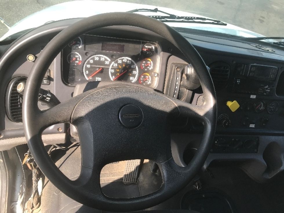 Medium Duty Box Truck-Light and Medium Duty Trucks-Freightliner-2020-M2-Akron-OH-267,695\n\t\tmiles-$ 44,000 - Image 18