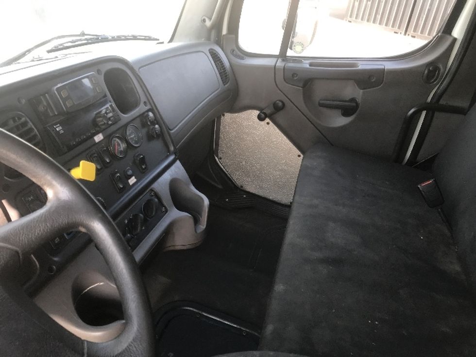 Medium Duty Box Truck-Light and Medium Duty Trucks-Freightliner-2020-M2-Akron-OH-267,695\n\t\tmiles-$ 44,000 - Image 19