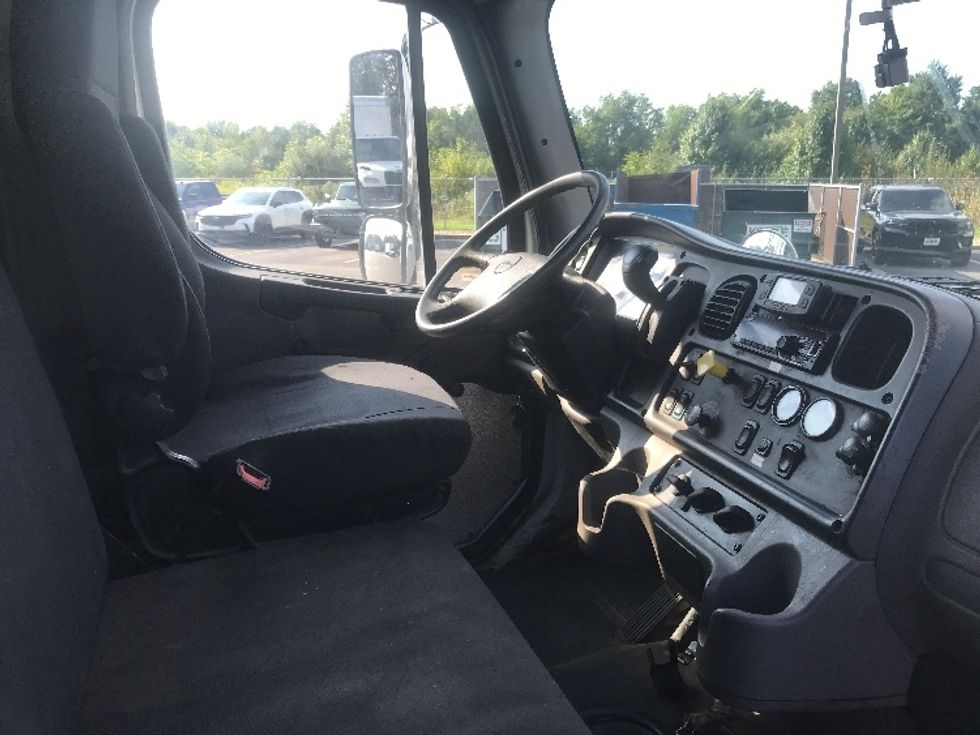 Medium Duty Box Truck-Light and Medium Duty Trucks-Freightliner-2020-M2-Akron-OH-267,695\n\t\tmiles-$ 44,000 - Image 22