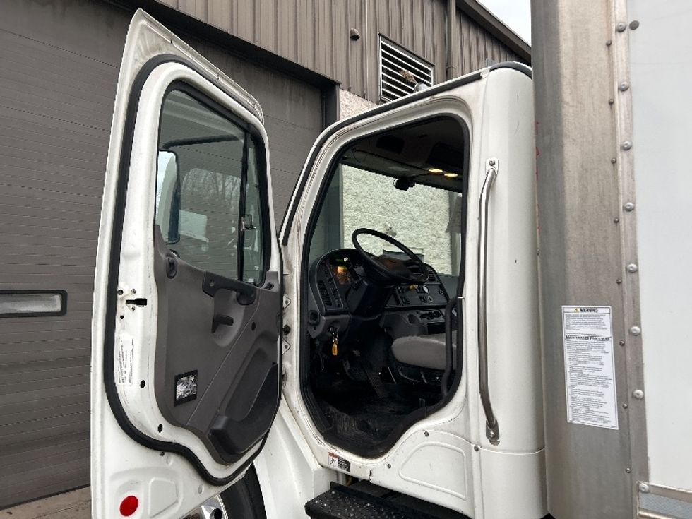 Medium Duty Box Truck-Light and Medium Duty Trucks-Freightliner-2020-M2-Akron-OH-269,459\n\t\tmiles-$ 37,000 - Image 17