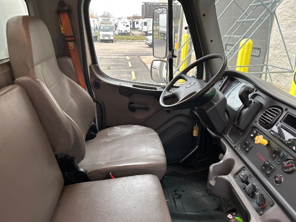 Medium Duty Box Truck-Light and Medium Duty Trucks-Freightliner-2020-M2-Akron-OH-269,459\n\t\tmiles-$ 37,000 - Image 22