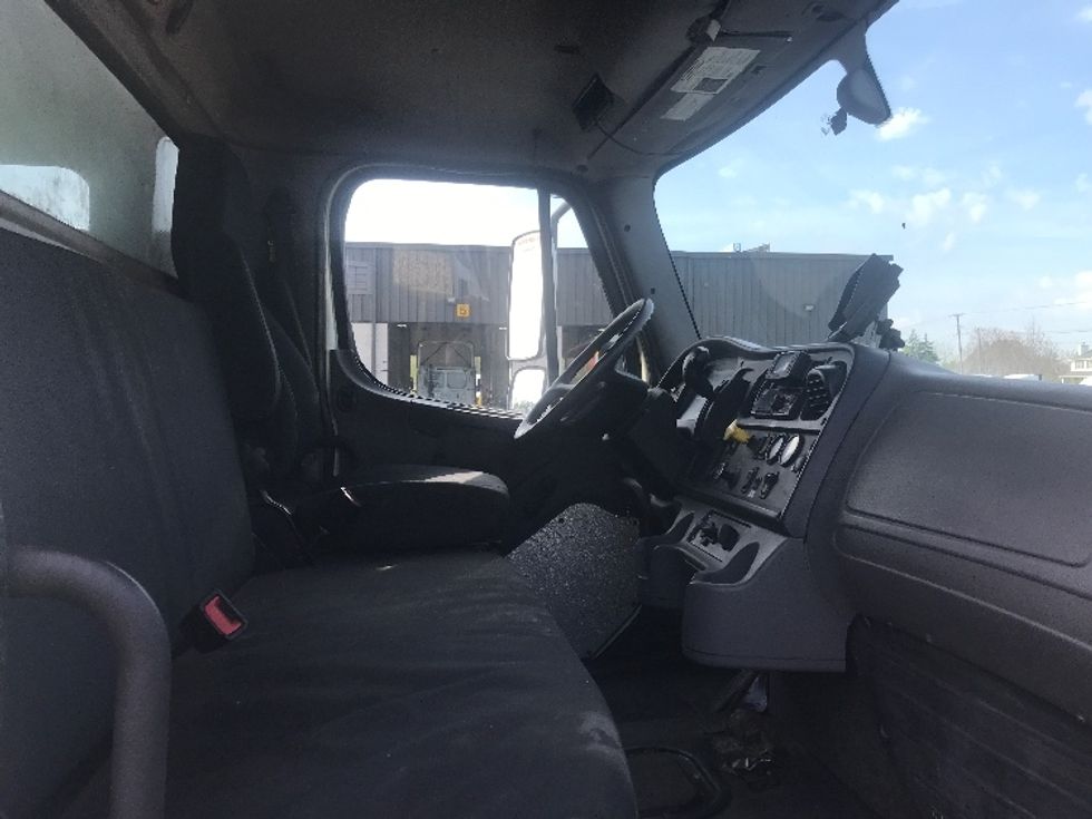 Medium Duty Box Truck-Light and Medium Duty Trucks-Freightliner-2020-M2-Akron-OH-271,771\n\t\tmiles-$ 40,250 - Image 21